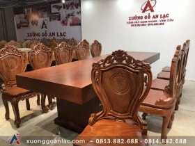 Bộ bàn ăn nguyên khối gỗ gõ đỏ màu óc chó (Chú Sang, TP Thái Bình) 18 bàn ghế ăn gỗ gõ đỏ
