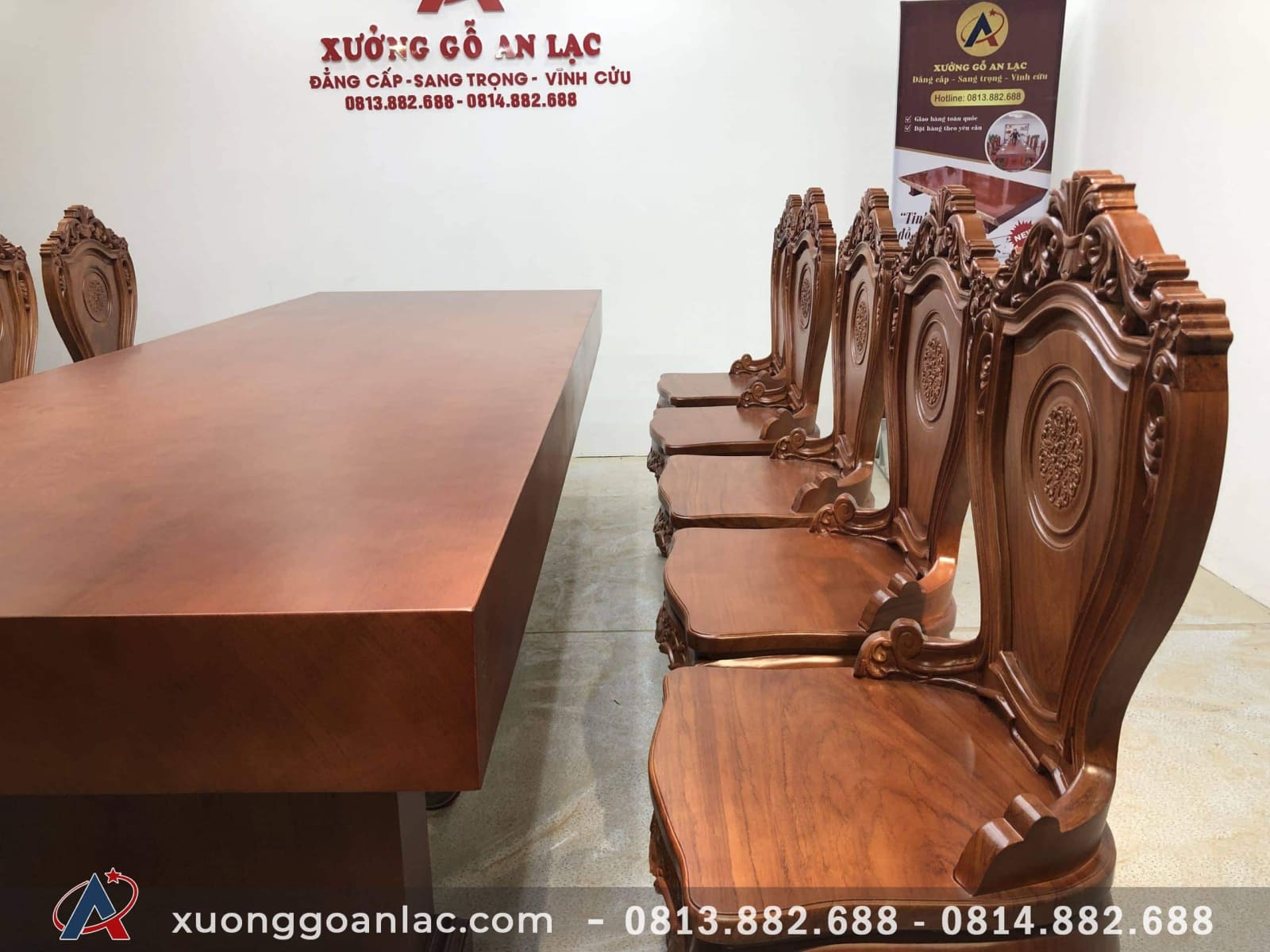 Bộ bàn ăn nguyên khối gỗ gõ đỏ màu óc chó (Chú Sang, TP Thái Bình) 2 Bộ bàn ăn 10 ghế