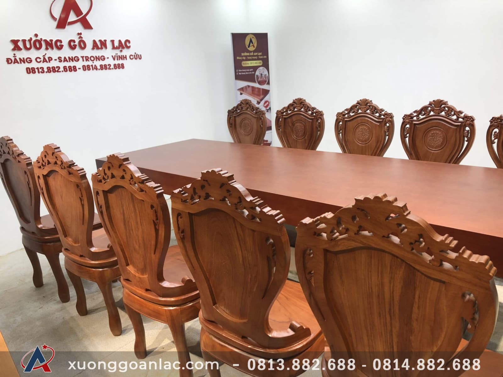 Bộ bàn ăn nguyên khối gỗ gõ đỏ màu óc chó (Chú Sang, TP Thái Bình) 35 bộ bàn ăn tone màu óc chó
