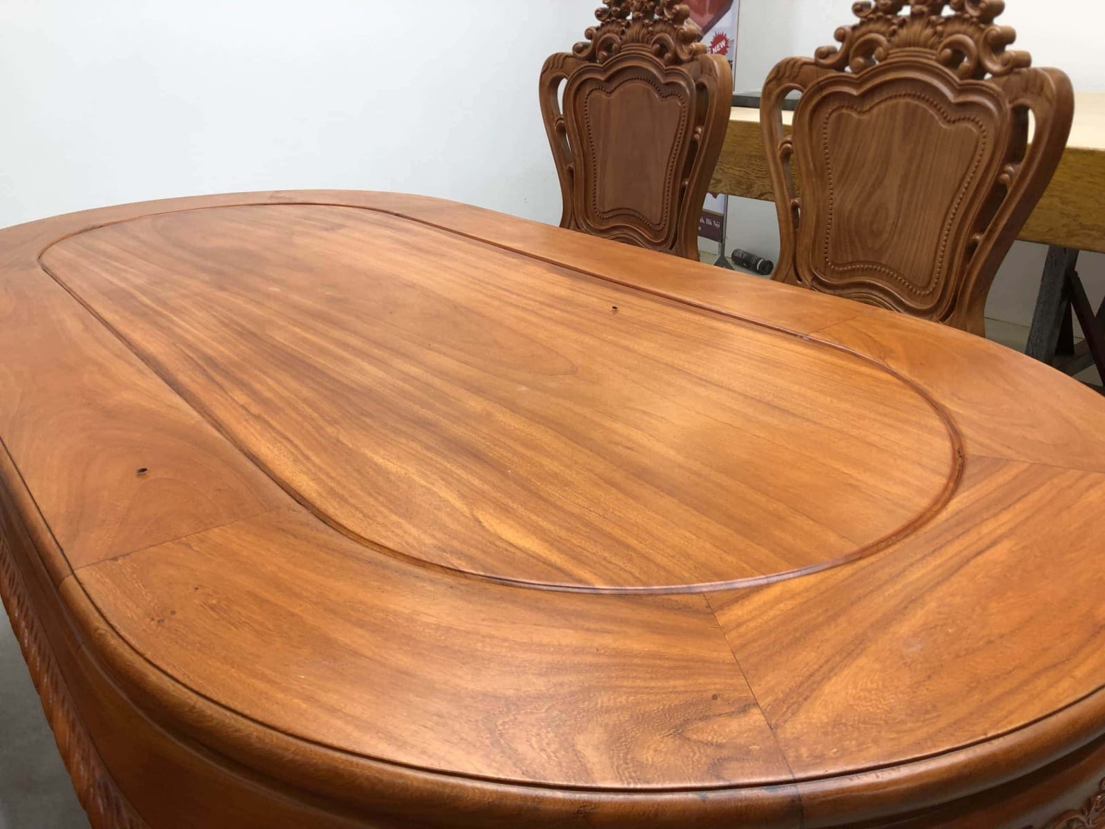 Bộ bàn ăn gỗ gõ đỏ 6 ghế louis (Anh Phan, Bình Chánh - Tp.Hồ Chí Minh) 24 Mặt bàn khuôn tranh gỗ gõ đỏ