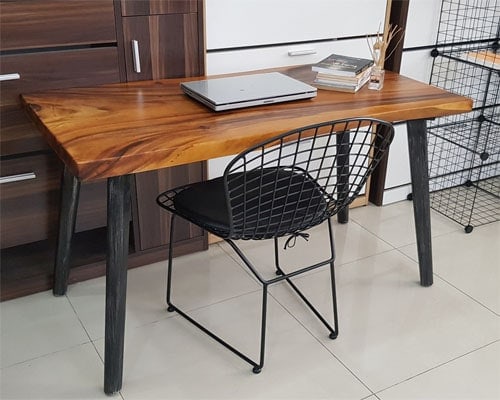 Bố trí bàn làm việc đúng cách hợp phong thuỷ 4 Bàn làm việc gỗ me tây nguyên tấm