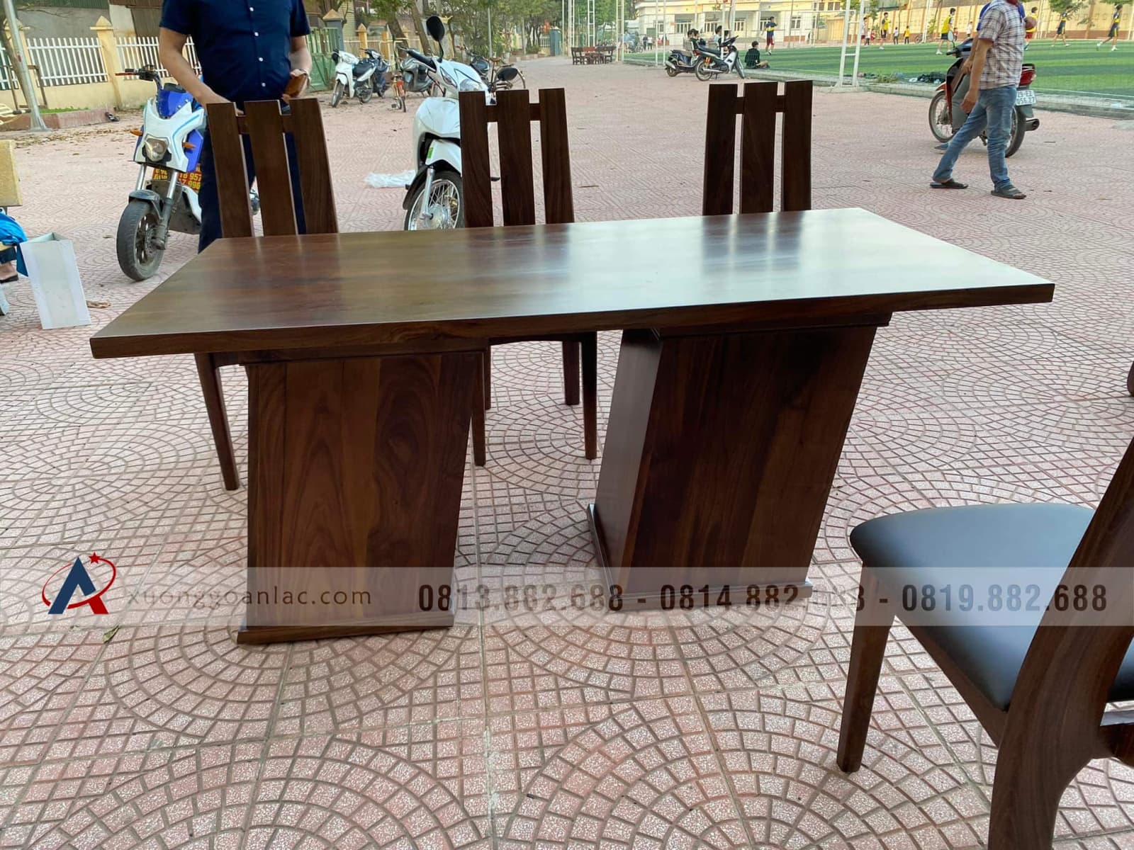 Combo nội thất gỗ óc chó cho gia đình anh Tứ ở Nghệ An 43 bàn ăn gỗ óc chó