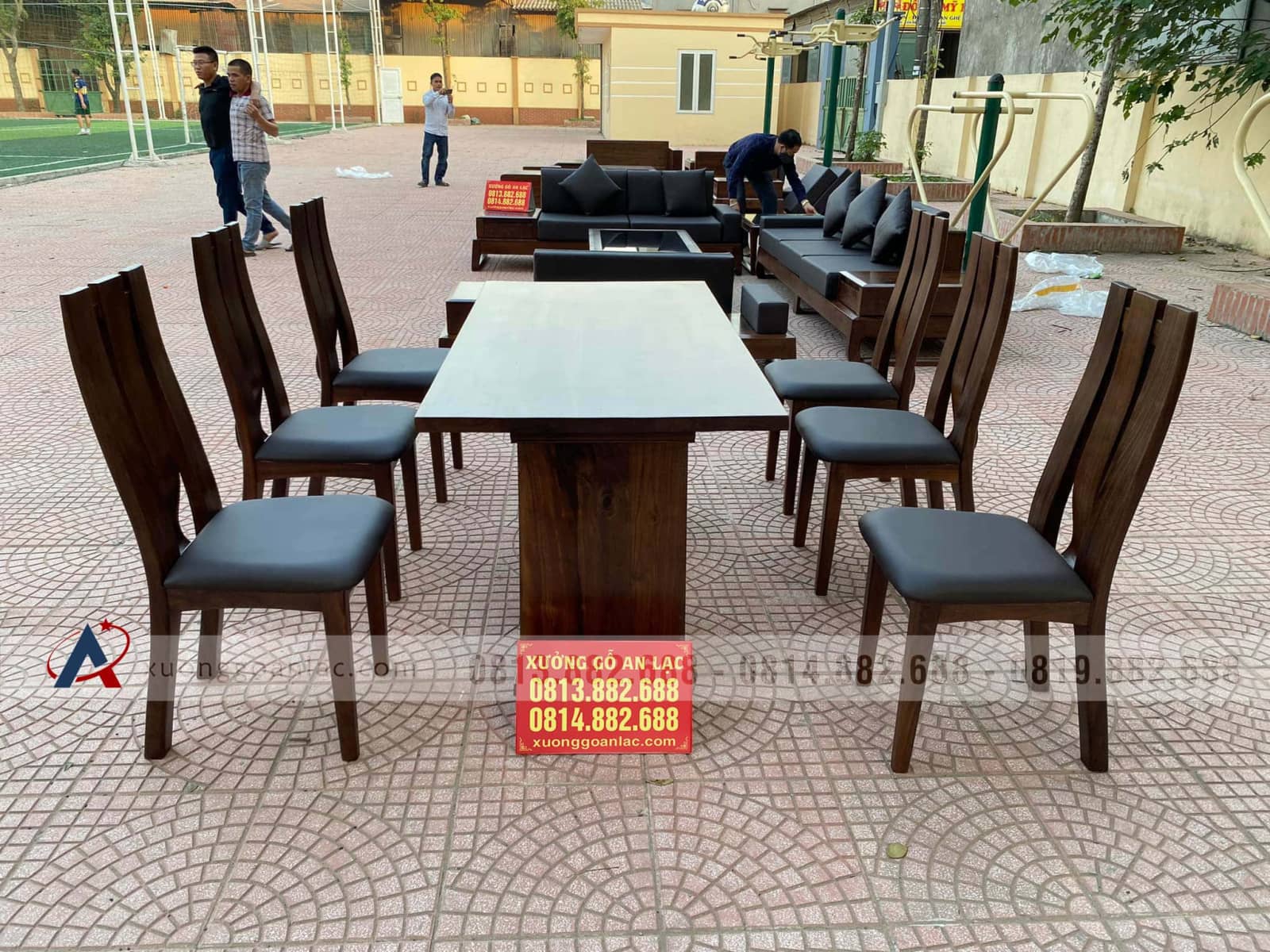 Combo nội thất gỗ óc chó cho gia đình anh Tứ ở Nghệ An 44 bàn ăn gỗ óc chó cao cấp tone trầm