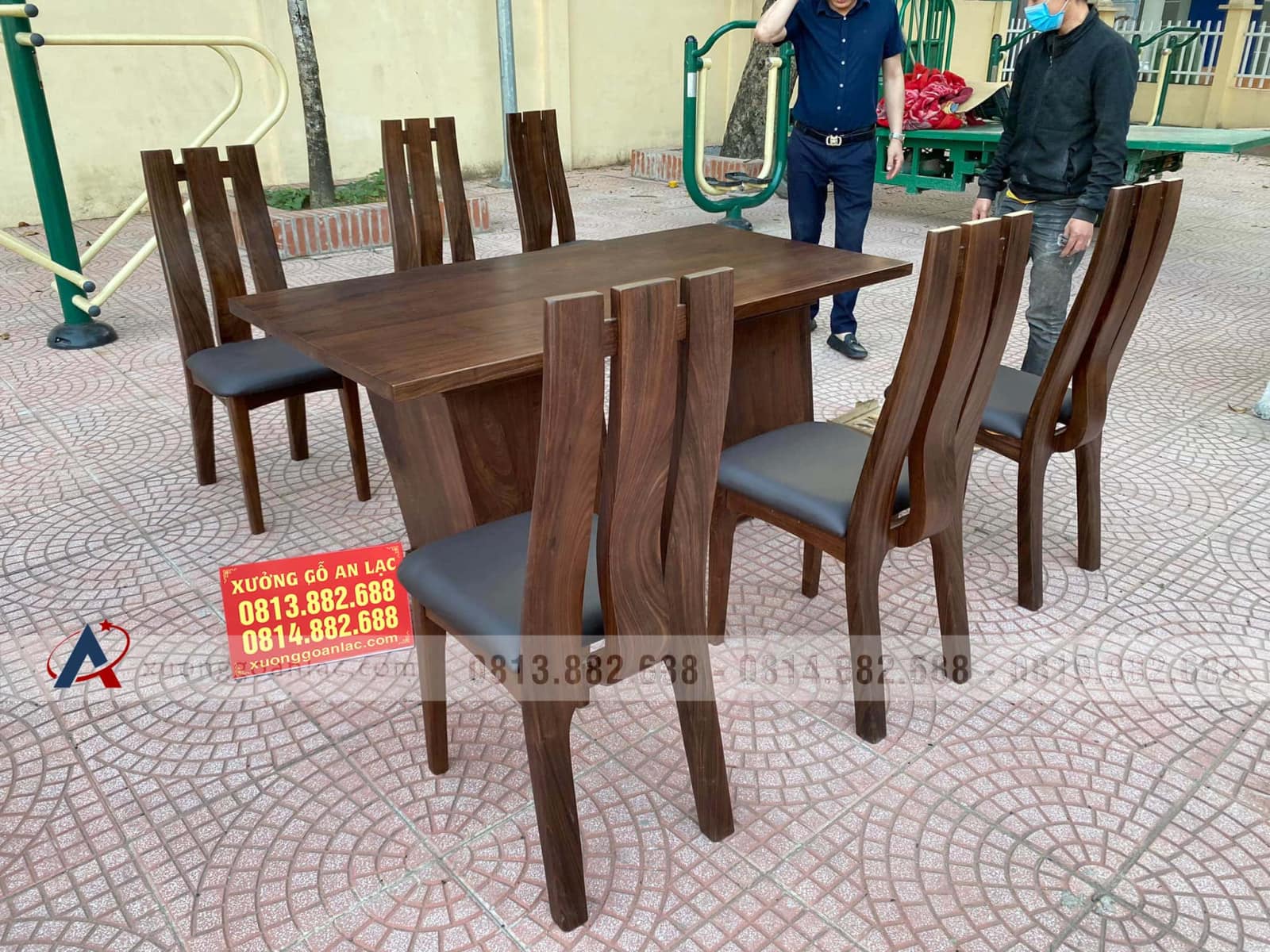 Combo nội thất gỗ óc chó cho gia đình anh Tứ ở Nghệ An 40 bàn ăn gỗ óc chó