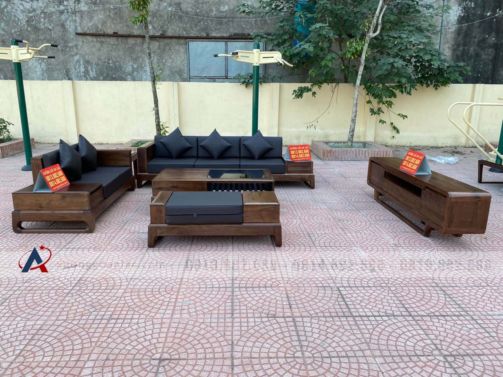 Combo nội thất phòng khách gỗ óc chó (Anh Hùng - Thanh Hóa) 24 Combo nội thất phòng khách (sofa phòng khách và kệ tivi)