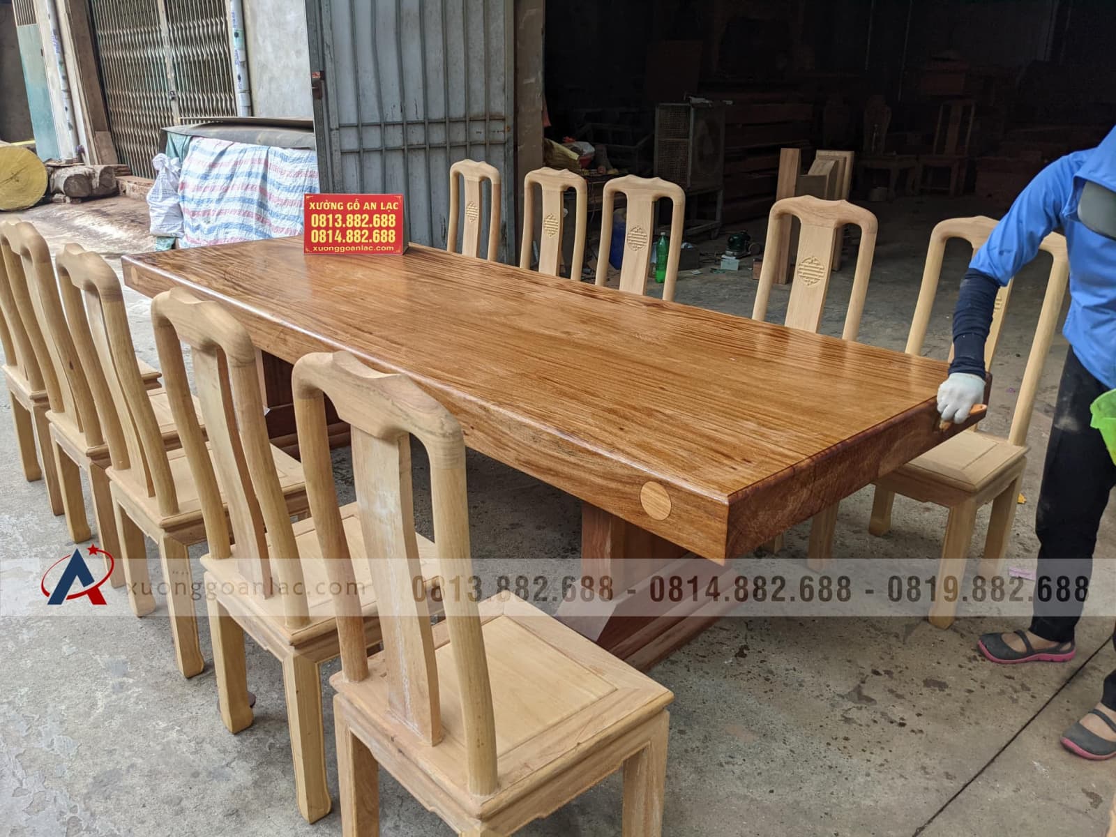 Bộ bàn ăn nguyên khối gỗ gõ đỏ bộ 10 ghế chữ thọ (Chị Thoa, Hà Nội) 8 Bàn ăn nguyên khối gỗ gõ đỏ bộ 10 ghế chữ thọ