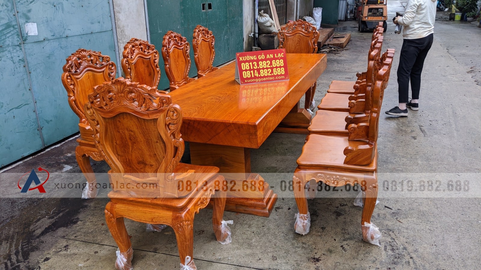 Bộ bàn ăn 10 ghế louis hoàng gia gỗ hương đá hàng thửa vân vip (Chị Hoa, TP. Huế) 12 bàn ghế ăn gỗ hương đá mẫu luis