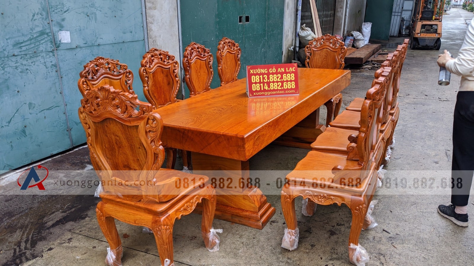 Bộ bàn ăn 10 ghế louis hoàng gia gỗ hương đá hàng thửa vân vip (Chị Hoa, TP. Huế) 13 bàn ghế ăn gỗ hương đá mẫu louis hoàng gia