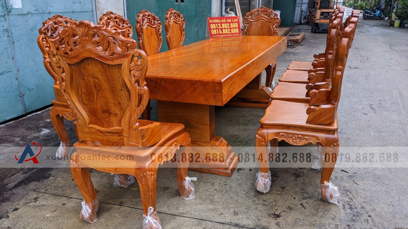 Bộ bàn ăn 10 ghế louis hoàng gia gỗ hương đá hàng thửa vân vip (Chị Hoa, TP. Huế) 9 bàn ghế ăn gỗ hương đá