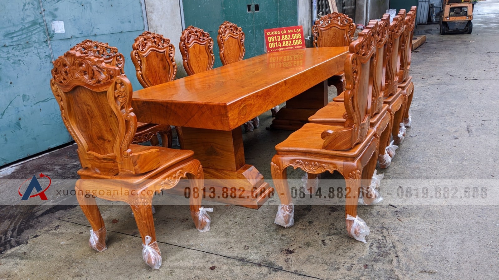 Bộ bàn ăn 10 ghế louis hoàng gia gỗ hương đá hàng thửa vân vip (Chị Hoa, TP. Huế) 10 bàn ghế ăn gỗ hương đá cao cấp