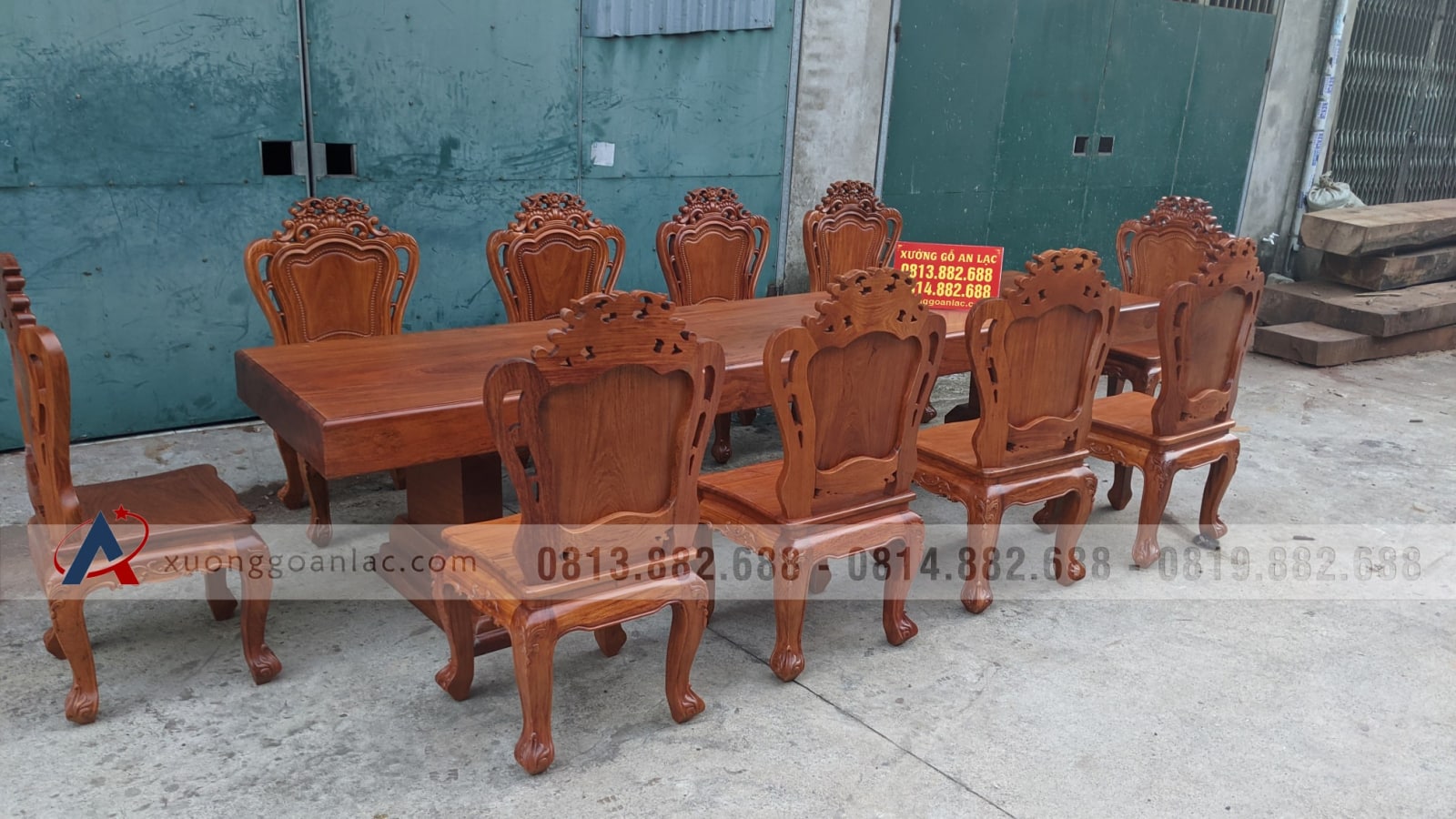 Bộ bàn ăn nguyên khối gỗ hương đá 10 ghế louis hoàng gia mặt tràn (Cô Hương, Hà Tĩnh) 7 Bộ bàn ăn nguyên khối gỗ hương đá 10 ghế louis hoàng gia mặt tràn (Cô Hương, Hà Tĩnh) - Ảnh 7