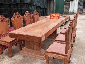 Bộ bàn ăn nguyên khối gỗ hương đá 8 ghế mặt tràn siêu vip (Anh Tuyển, Quảng Ninh) 10 Bộ bàn ăn nguyên khối gỗ hương đá 8 ghế mặt tràn siêu vip