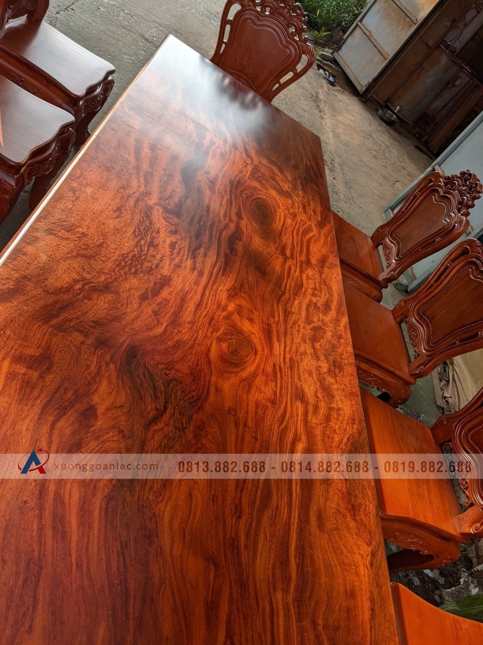 Bộ bàn ăn nguyên khối siêu vân và 10 ghế louis hoàng gia đục 2 mặt (Anh Tuấn, TP Hồ Chí Minh) 19 bàn ăn gỗ hương đá nguyên khối