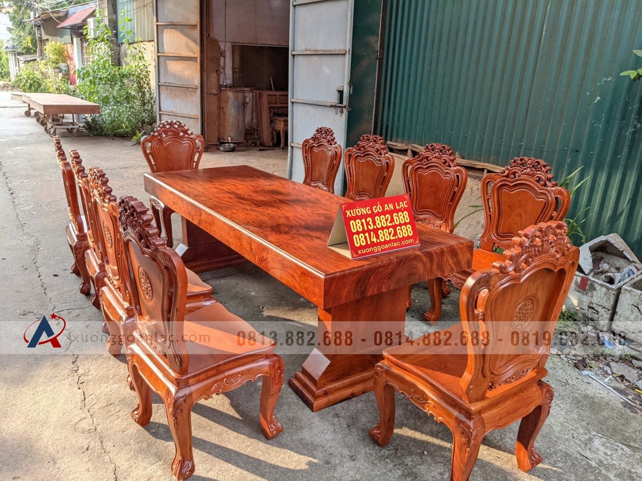Bộ bàn ăn nguyên khối siêu vân và 10 ghế louis hoàng gia đục 2 mặt (Anh Tuấn, TP Hồ Chí Minh) 22 bàn ghế ăn gỗ hương đá phun Pu