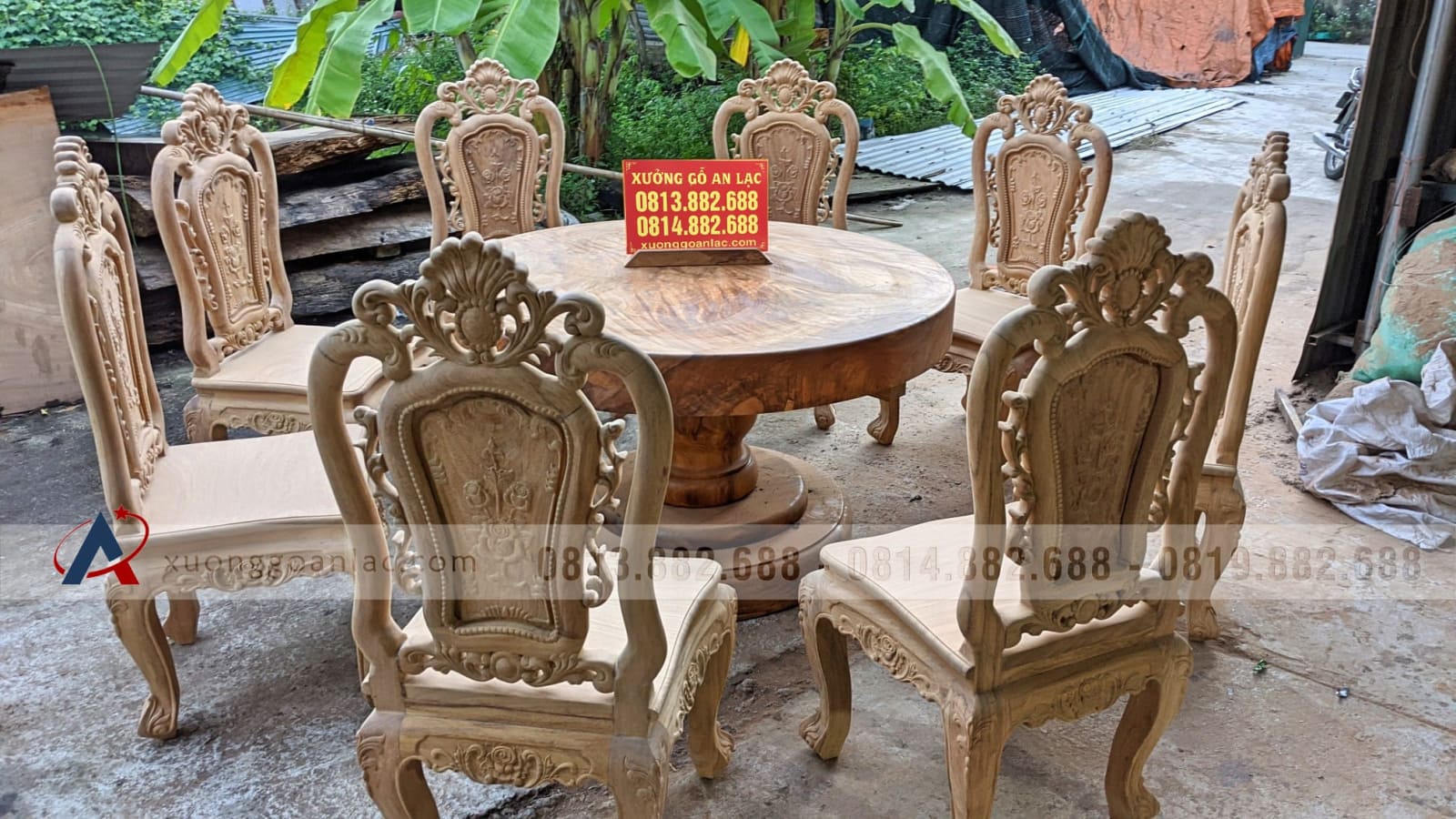 Bộ bàn ăn tròn nguyên khối gỗ gõ đỏ 8 ghế hoa hồng hàng siêu vân (Chị Tiên, Lâm Đồng) 3 Bộ bàn ăn tròn nguyên khối gỗ gõ đỏ 8 ghế hoa hồng hàng siêu vân (Chị Tiên, Lâm Đồng) - Ảnh 3