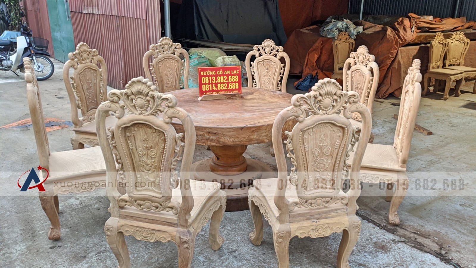 Bộ bàn ăn tròn nguyên khối gỗ gõ đỏ 8 ghế hoa hồng hàng siêu vân (Chị Tiên, Lâm Đồng) 7 Bộ bàn ăn tròn nguyên khối gỗ gõ đỏ 8 ghế hoa hồng hàng siêu vân (Chị Tiên, Lâm Đồng) - Ảnh 7