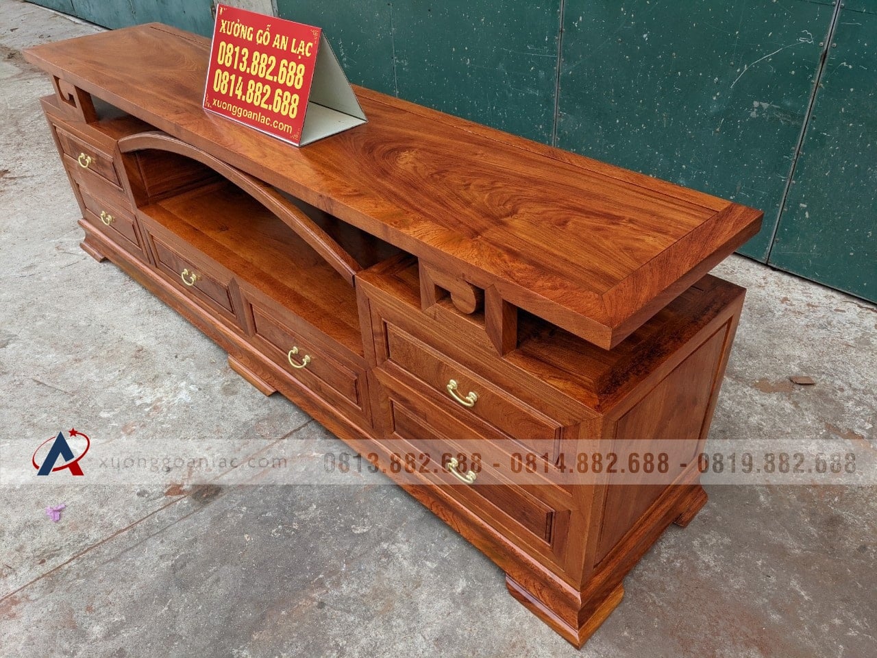 Kệ tivi 2m4 gỗ gõ đỏ thiết kế 3 tầng 6 ngăn kéo cực đẹp (anh Thảo, Hải Dương) 4 kệ ti vi gỗ gõ đỏ