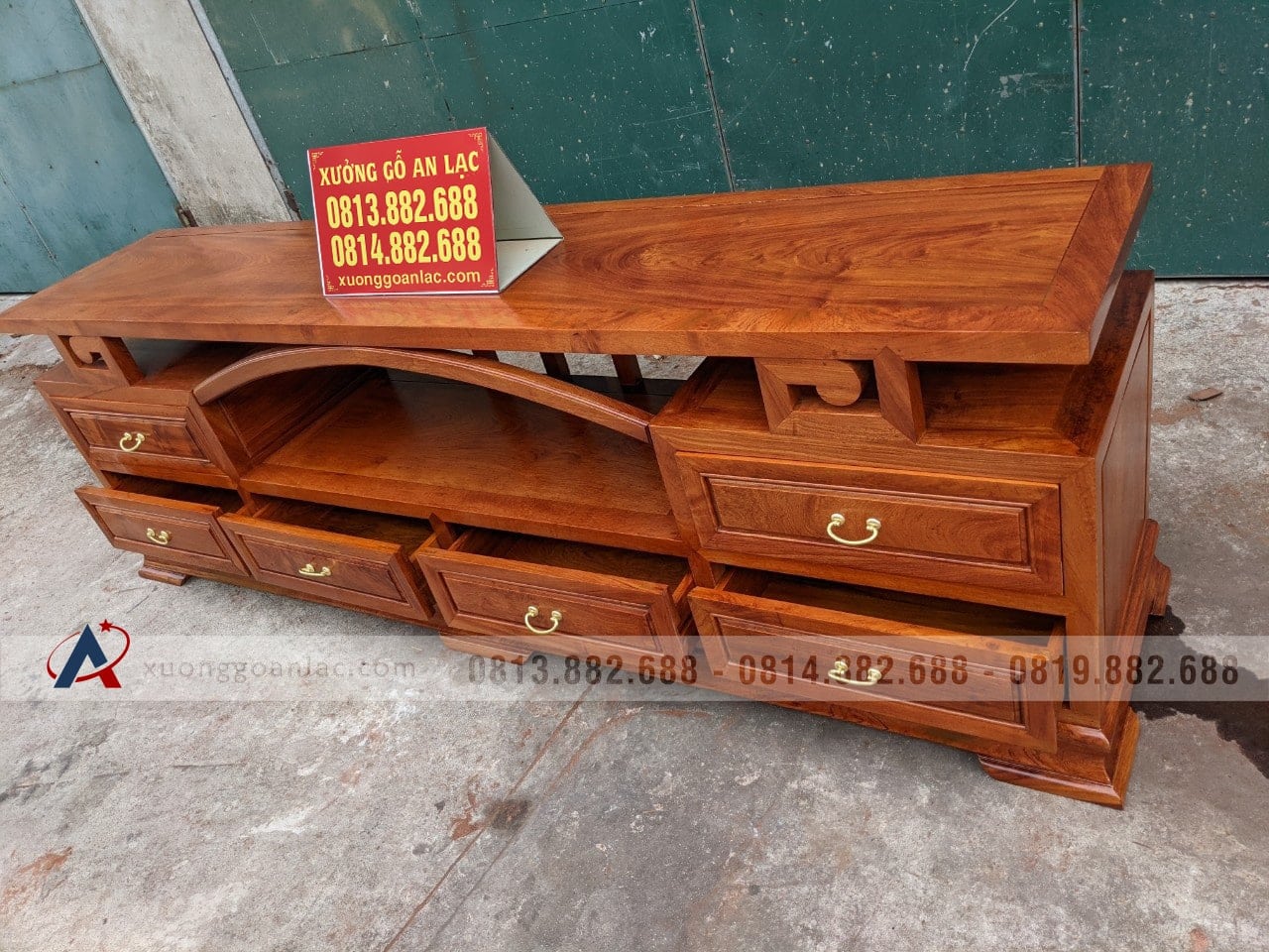 Kệ tivi 2m4 gỗ gõ đỏ thiết kế 3 tầng 6 ngăn kéo cực đẹp (anh Thảo, Hải Dương) 16 kệ ti vi gỗ gõ đỏ cao cấp