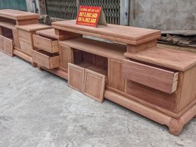 Kệ tivi 2m7 gỗ hương đá hàng mộng khóa đủ dày dặn (Chú Năm, Hải Dương) 10 kệ tivi gỗ hương đá cao cấp