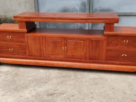 Ke tivi go go 2m6 hang day mong du khuon 4cm van 2cm 5