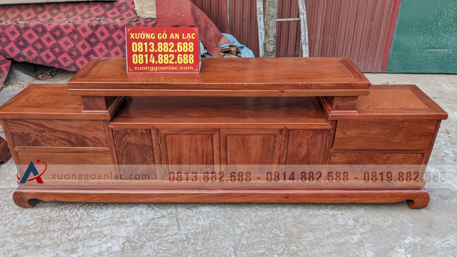 Kệ tivi mẫu sofa dài 2m6 gỗ hương đá chọn vân vip (anh Hướng, Sơn La) 8 Kệ tivi mẫu sofa dài 2m6 gỗ hương đá