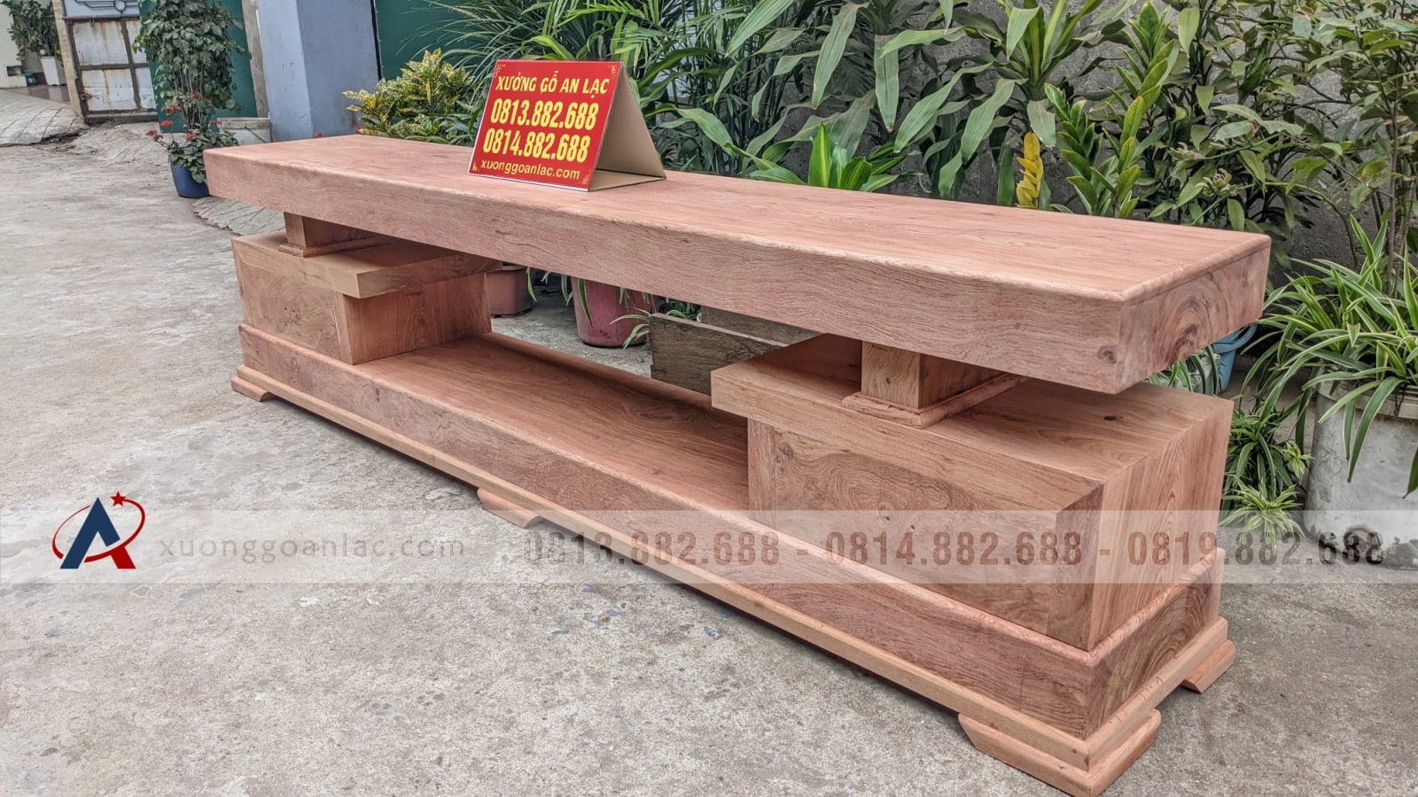Kệ tivi nguyên khối 2 tầng 2 ngăn kéo gỗ hương đá 6 Kệ tivi nguyên khối 2 tầng 2 ngăn kéo gỗ hương đá - Ảnh 6