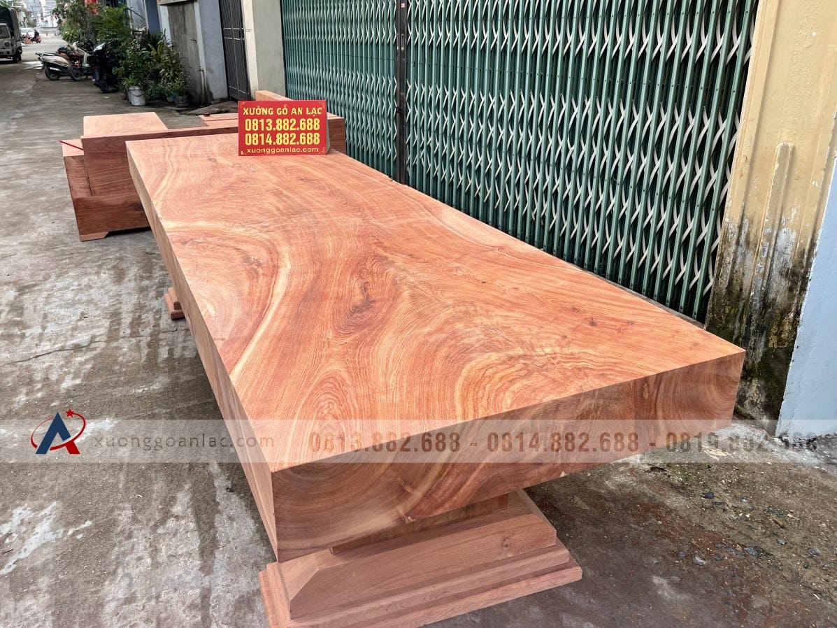 Siêu phẩm mặt bàn ăn nguyên tấm gỗ hương đá siêu vân vip đỉnh cao 12 bàn ghế ăn nguyên khối gỗ hương đá