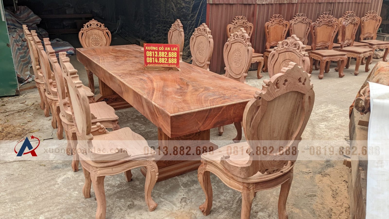 Bộ bàn ăn nguyên khối gỗ hương đá 10 ghế louis hoàng gia tân cổ điển siêu vip (Anh Mến, Hà Nam) 1 Bộ bàn ăn nguyên khối gỗ hương đá 10 ghế louis hoàng gia tân cổ điển siêu vip (Anh Mến, Hà Nam)