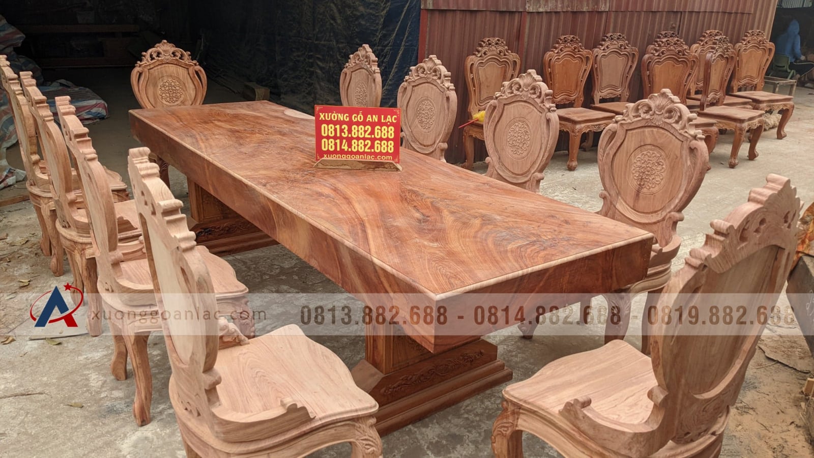 Bộ bàn ăn nguyên khối gỗ hương đá 10 ghế louis hoàng gia tân cổ điển siêu vip (Anh Mến, Hà Nam) 8 Bộ bàn ăn nguyên khối gỗ hương đá 10 ghế louis hoàng gia tân cổ điển siêu vip (Anh Mến, Hà Nam) - Ảnh 8