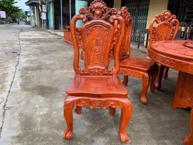 Bộ bàn ăn tròn xoay 8 ghế louis hoa hồng gỗ gõ đỏ cao cấp 14 ghế ăn louis hoa hồng đục 1 mặt