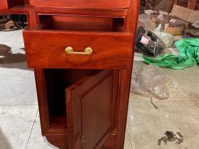 Ban phan go go do hang dat theo yeu cau cua chi Thu Ha Noi 3