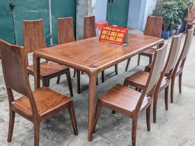 Bộ bàn ăn bo góc gỗ gõ đỏ 8 ghế trơn phun màu giả óc chó (Anh Thủy, Sơn La) 15 bàn ăn gỗ gõ đỏ