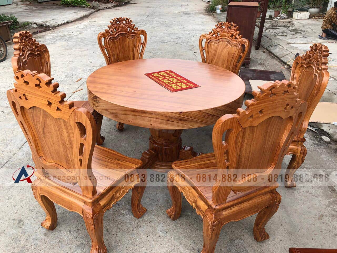 Bộ bàn ăn gỗ gõ đỏ nguyên khối hàng tuyển gỗ lựa vân (Anh Huân, Thanh Hóa) 12 Bộ bàn ăn gỗ gõ đỏ Pachy nguyên khối hàng tuyển gỗ lựa vân