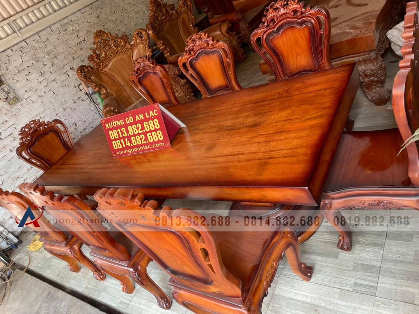 Bộ bàn ăn nguyên khối gỗ gõ đỏ 8 ghế tân cổ điển sang trọng (Anh Biên, Hải Dương) 8 Bộ bàn ăn nội thất tân cổ điển nguyên Khối gỗ gõ đỏ