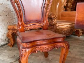 Bộ bàn ăn nguyên khối gỗ gõ đỏ 8 ghế tân cổ điển sang trọng (Anh Biên, Hải Dương) 7 ghế ăn Louis tân cổ điển gỗ gõ đỏ