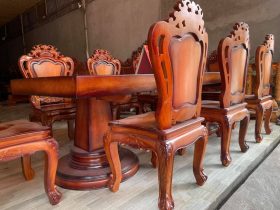 Bộ bàn ăn nguyên khối gỗ gõ đỏ 8 ghế tân cổ điển sang trọng (Anh Biên, Hải Dương) 6 bàn ăn nguyên khối ghế ăn Louis tân cổ điển gỗ gõ đỏ