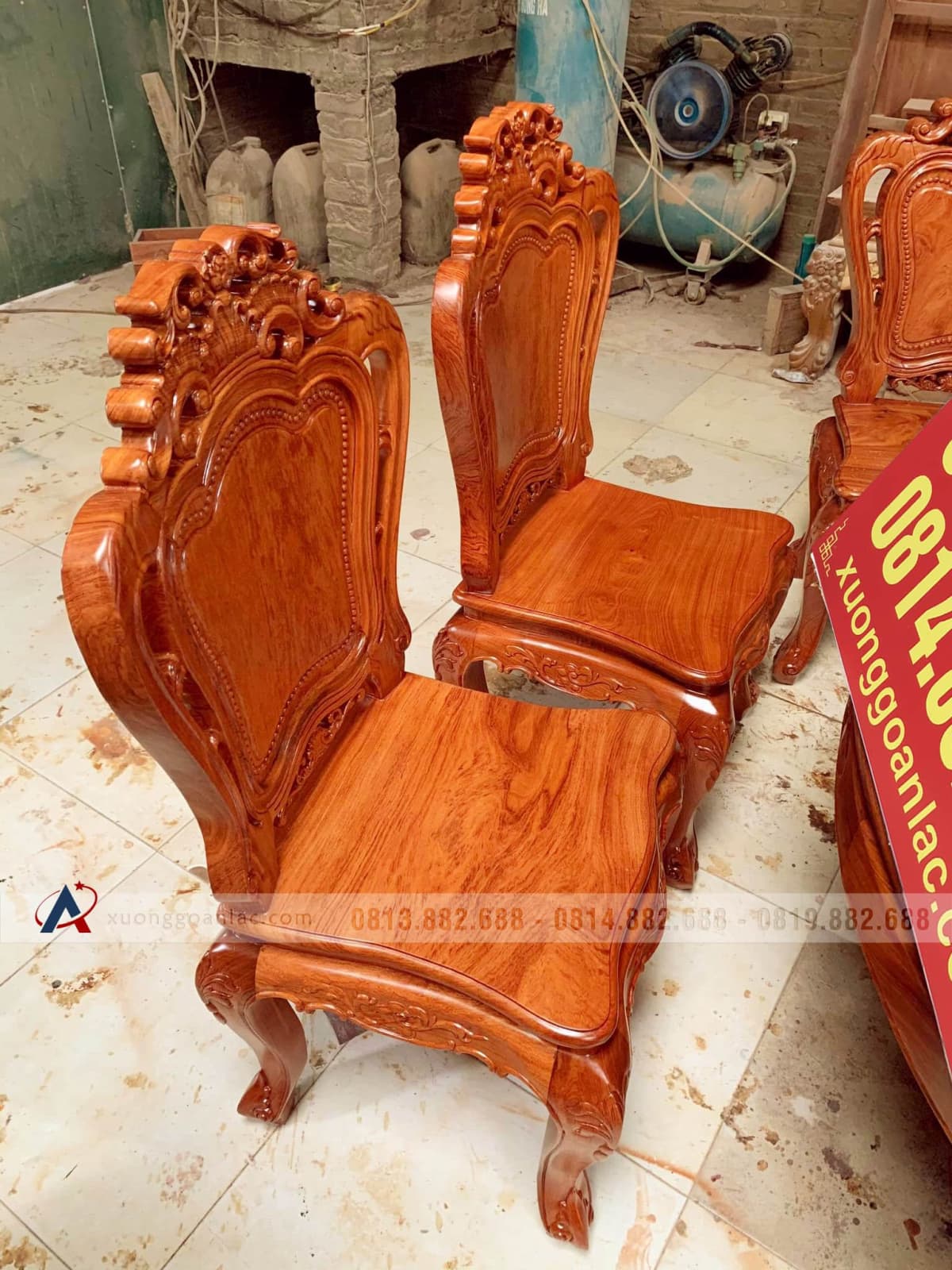 Bộ bàn ăn tròn 8 ghế hoa lá tây gỗ hương đá (Anh Mẫn, Đà Nẵng) 3 ghế ăn hoa lá tây gỗ hương đá
