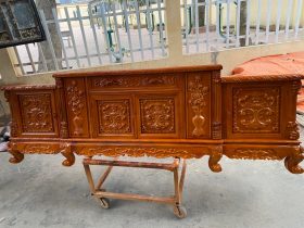Nội thất phòng khách 36 Kệ tivi 2m4 mẫu louis hoàng gia gỗ gõ đỏ