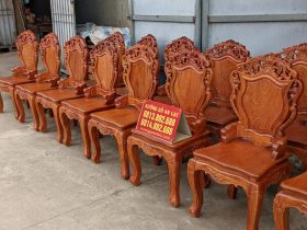 Mẫu ghế ăn gỗ hương đá đục hoa lá tây mặt ván tràn bo cong 9 ghế ăn hoa lá tây gỗ hương đá