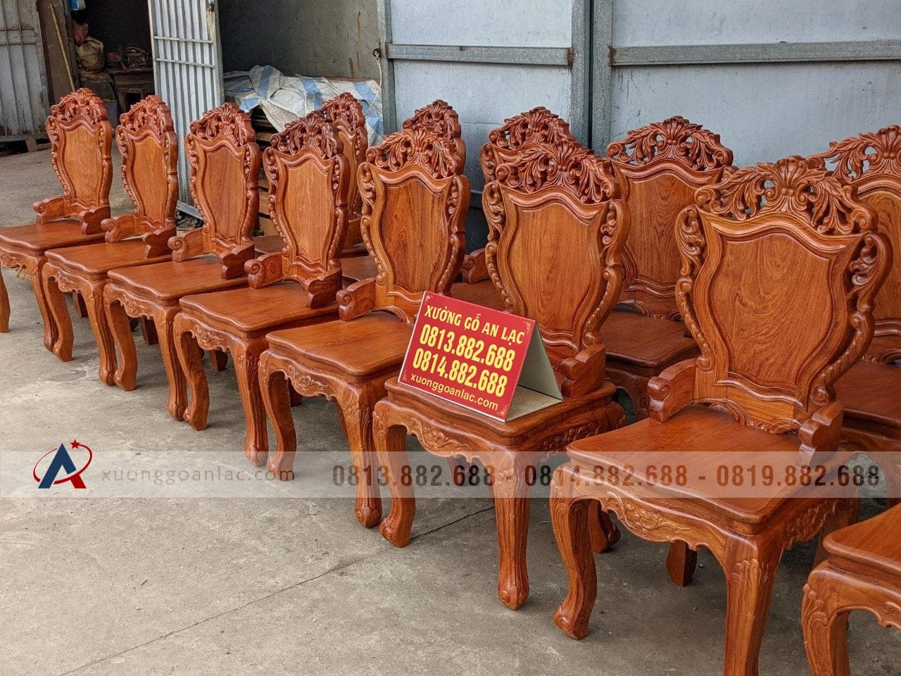 Mẫu ghế ăn gỗ hương đá đục hoa lá tây mặt ván tràn bo cong 17 ghế ăn hoa lá tây gỗ hương đá
