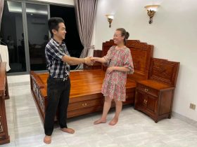 Bàn giao giường phu thê viên mãn gỗ gõ đỏ 1m8x2m 16 Mẫu giường phu thê viên mãn gỗ gõ đỏ 1m8x2m