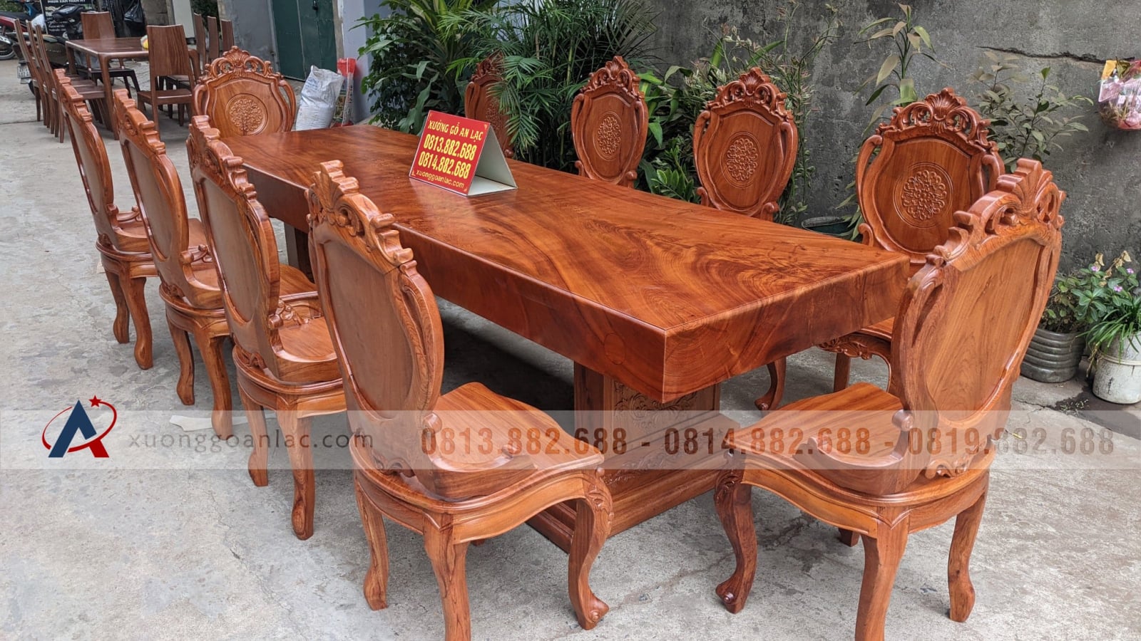 Siêu phẩm bàn ăn gỗ hương đá nguyên khối 10 ghế hàng siêu vân (Chị Sánh, Nam Định) 16 Siêu phẩm bộ bàn ăn gỗ hương đá nguyên khối 10 ghế hàng siêu vân