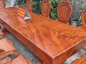 Siêu phẩm bàn ăn gỗ hương đá nguyên khối 10 ghế hàng siêu vân (Chị Sánh, Nam Định) 11 Sieu pham bo ban an go huong da nguyen khoi 10 ghe hang sieu van 3