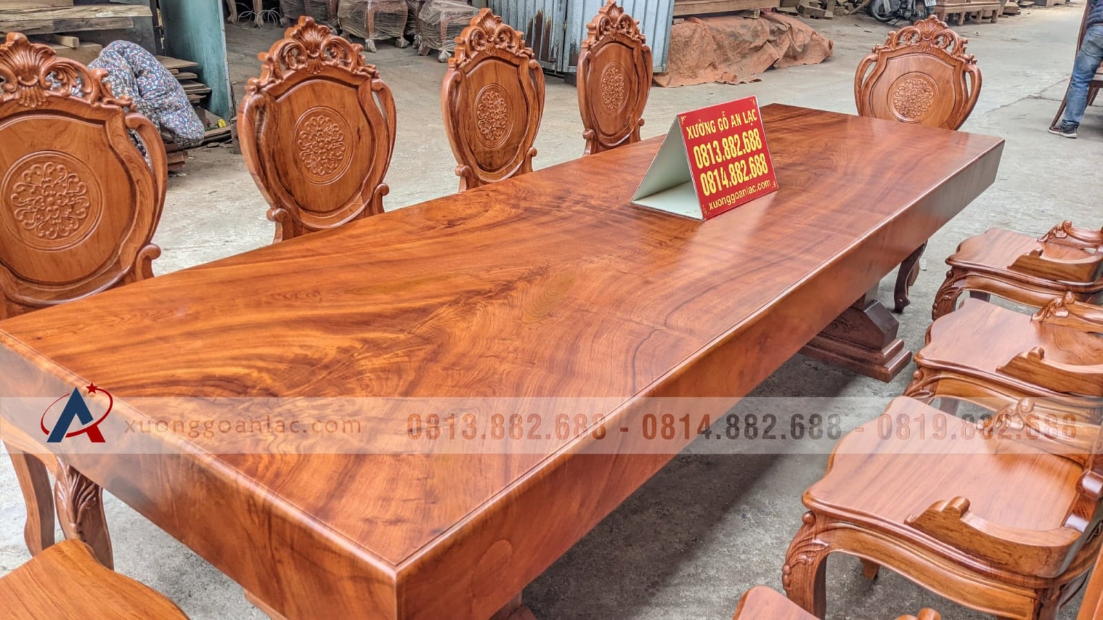 Siêu phẩm bàn ăn gỗ hương đá nguyên khối 10 ghế hàng siêu vân (Chị Sánh, Nam Định) 8 Siêu phẩm bàn ăn gỗ hương đá nguyên khối 10 ghế hàng siêu vân (Chị Sánh, Nam Định) - Ảnh 8