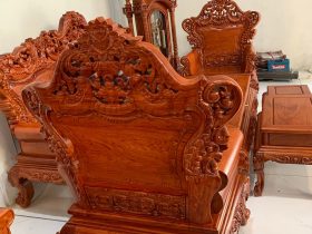 Mặt sau của ghế đơn Đục cham 2 mặt sắc sảo