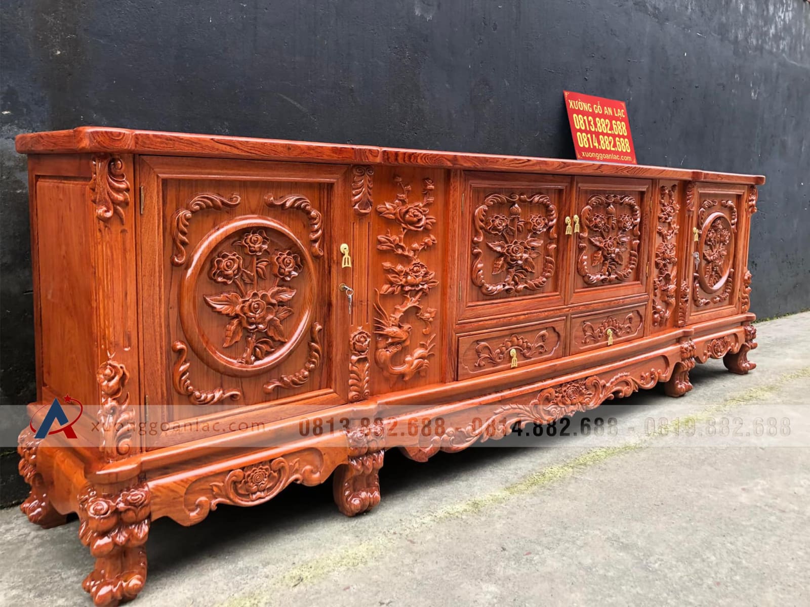 Kệ tivi 2m6 louis hoa hồng mặt phẳng gỗ hương đá (Anh Trương, Hải Dương) 17 kệ tivi gỗ hương đá