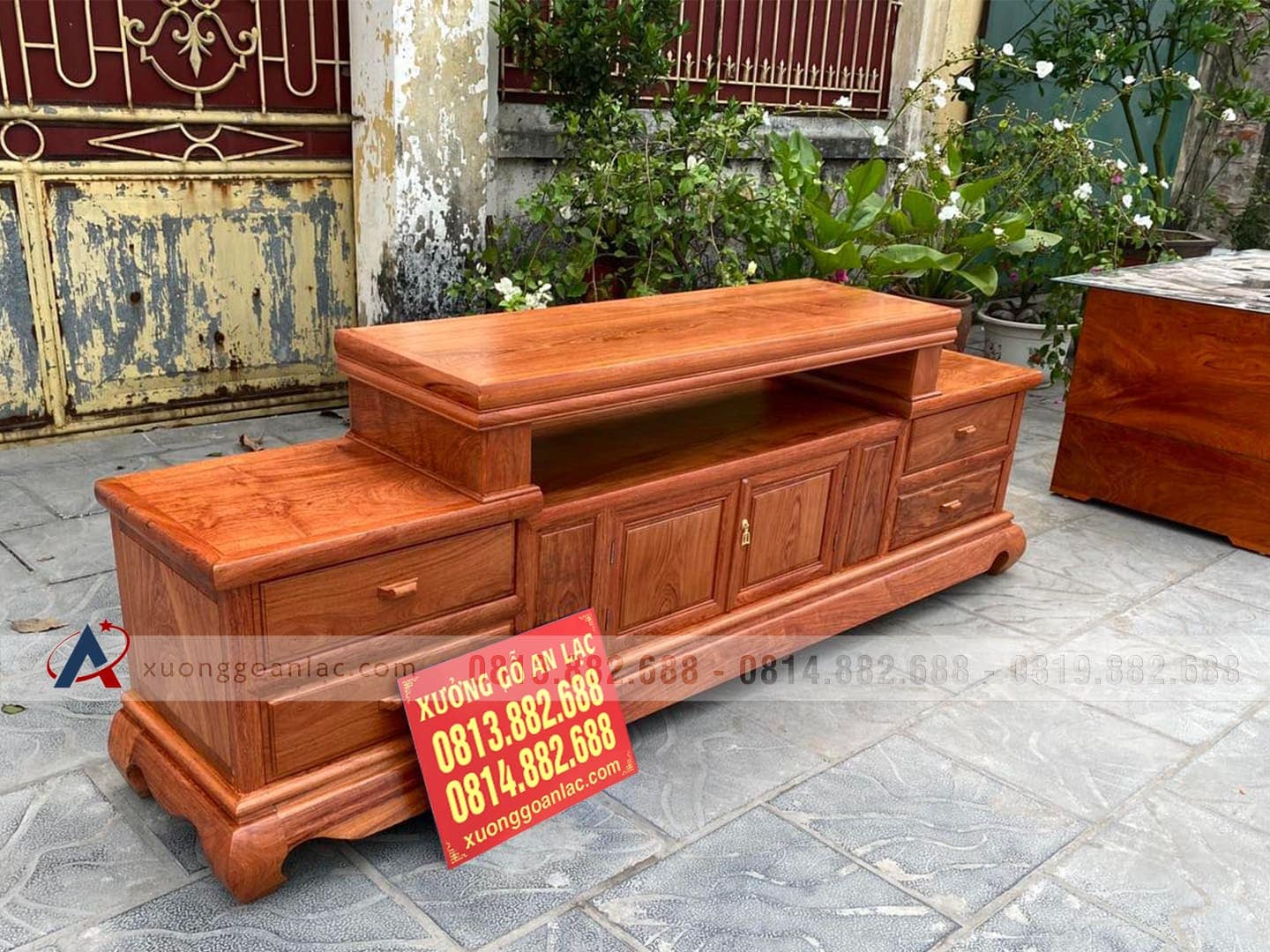 Kệ tivi sofa trơn 2m4 gỗ hương đá (chú Thịnh, Hà Nội) 31 kệ tivi gỗ hương đá cao cấp