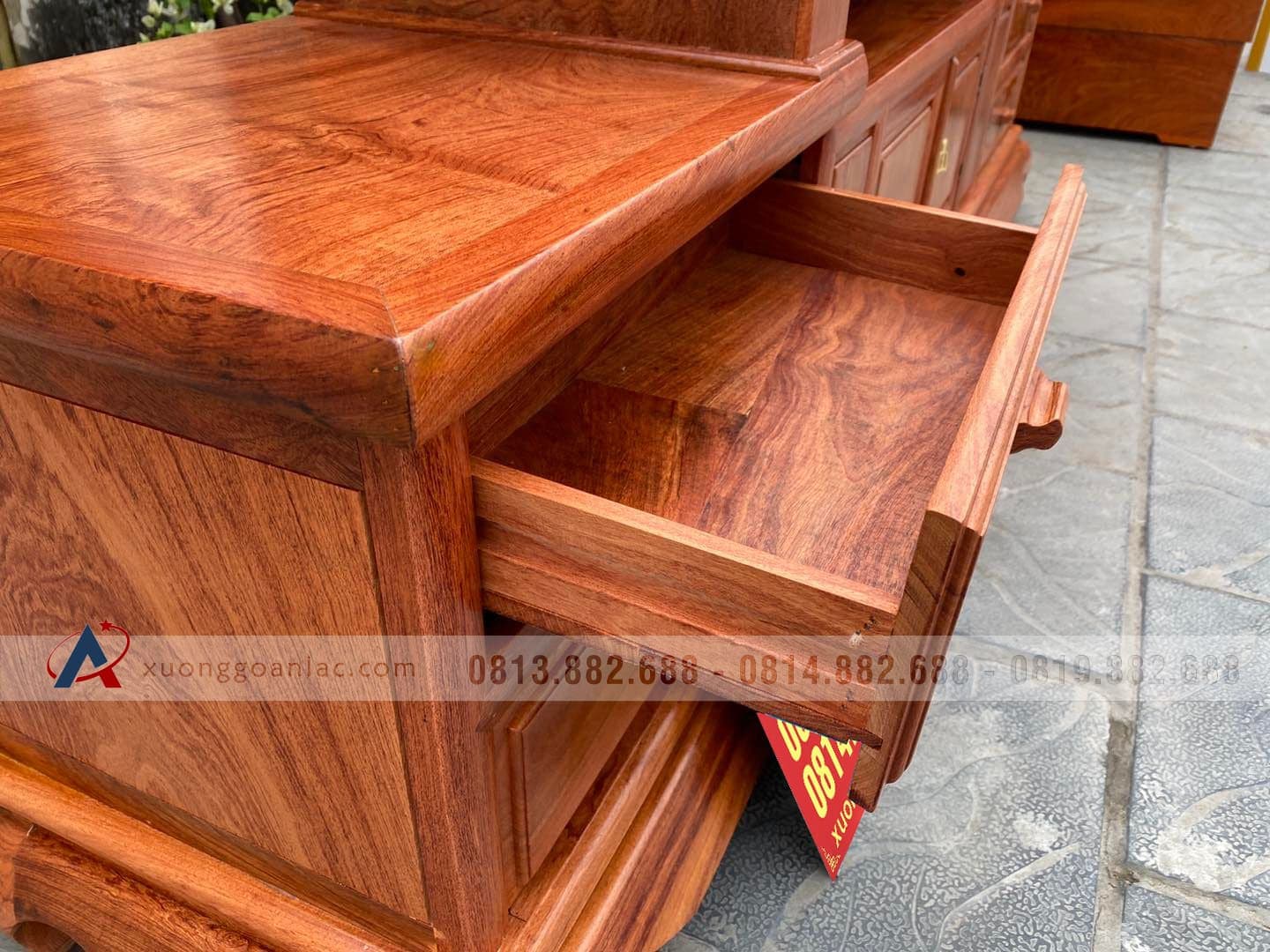 Kệ tivi sofa trơn 2m4 gỗ hương đá (chú Thịnh, Hà Nội) 11 Kệ tivi sofa trơn 2m4 gỗ hương đá (chú Thịnh, Hà Nội) - Ảnh 11