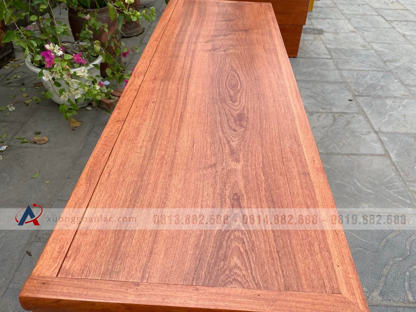 Kệ tivi sofa trơn 2m4 gỗ hương đá (chú Thịnh, Hà Nội) 24 kệ tivi gỗ hương đá