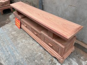 Kệ tivi vát 2m60 gỗ hương đá ván mặt liền tấm (anh Hòa, Thái Nguyên) 9 Kệ tivi vát gỗ hương đá ván mặt liền tấm